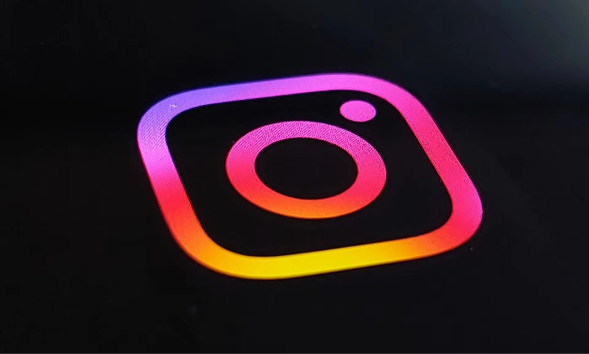 <p>Bos Instagram Bersumpah Tak Menguping Lewat Mikrofon<em>&nbsp;</em>Ponsel Pengguna</p>