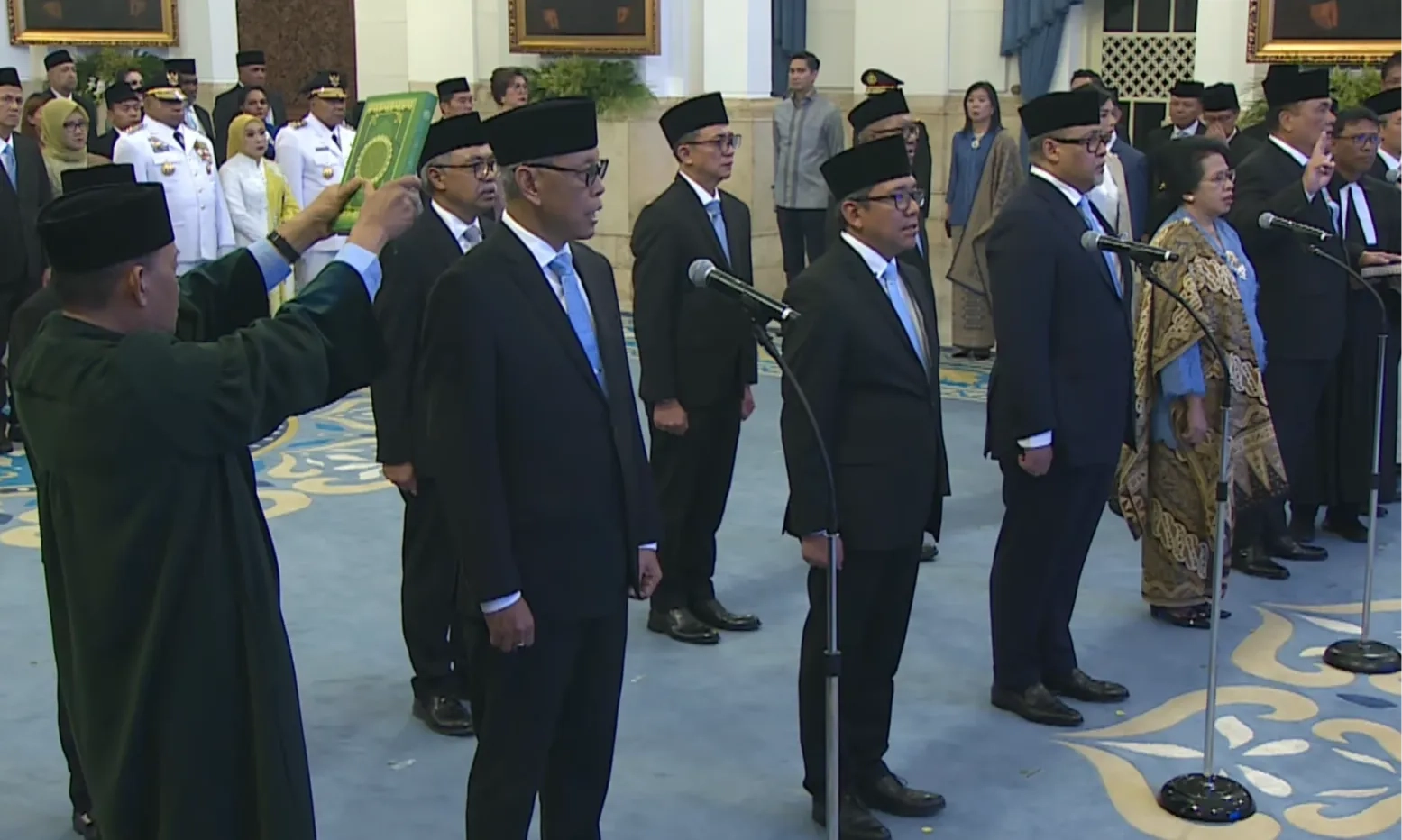 <p>Prabowo Lantik Wakil Menteri Baru</p>