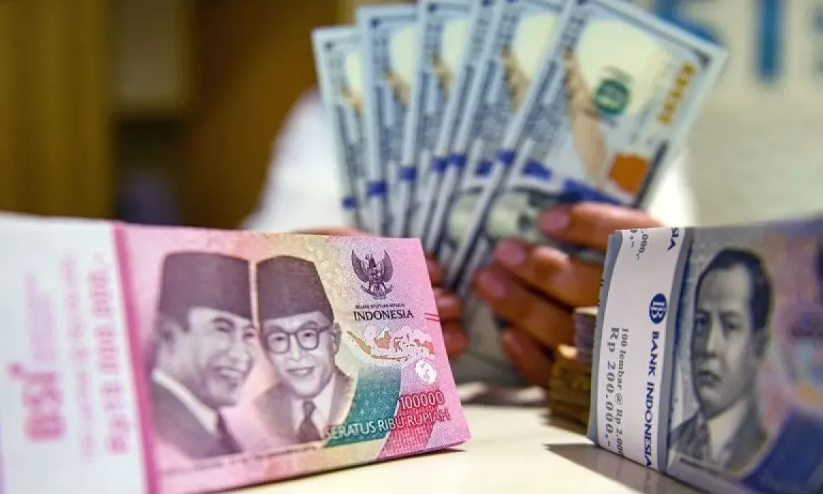 <p>Rupiah Menguat ke Rp16.556! The Fed Sinyal Pangkas Suku Bunga 2 Kali</p>