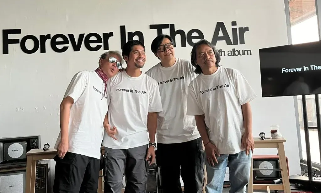 <p>GIGI Rekam Album <em id="isPasted">Forever In The Air</em> Di Power Station at Berklee NYC&nbsp;</p>