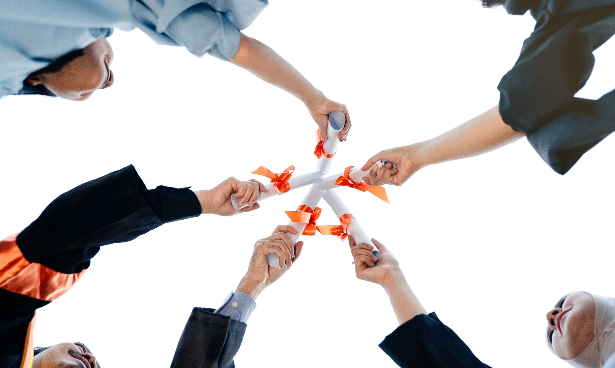 <p>LPDP: Penerima Beasiswa Tidak Wajib Kembali ke Indonesia, Asal...</p>