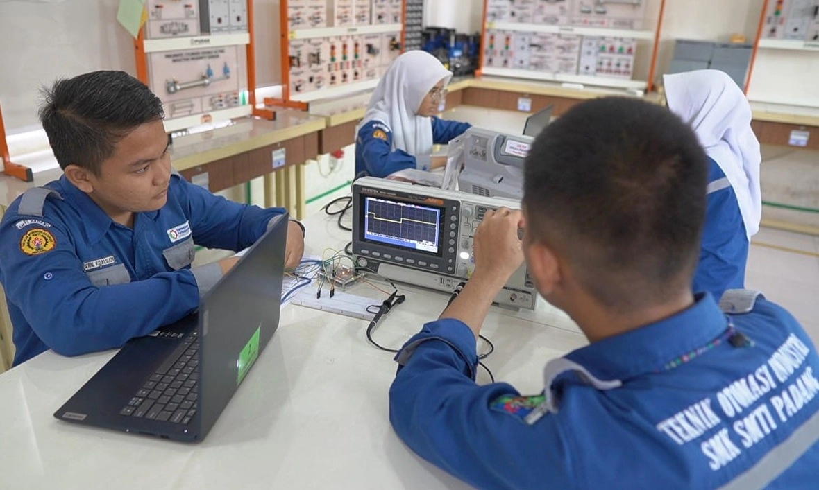 <p id="isPasted">Kemenperin: Animo Gen Z Masuk SMK Binaannya Meningkat Di Tahun 2025</p>