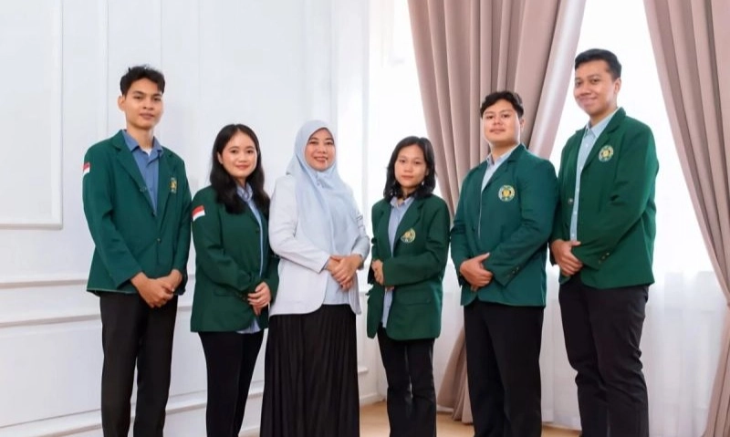 <p id="isPasted">Gigi Palsu Dari Limbah Plastik Karya Mahasiswa USU, Mau Coba?</p>