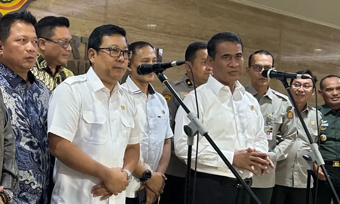 <p>Prabowo Copot Arief, Tunjuk Amran Jadi Kepala Bapanas</p>