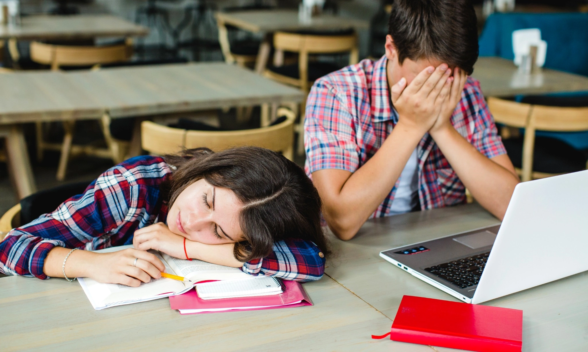 <p>Mahasiswa Disebut Sebagai Kelompok Dengan Tekanan Mental Tertinggi</p>