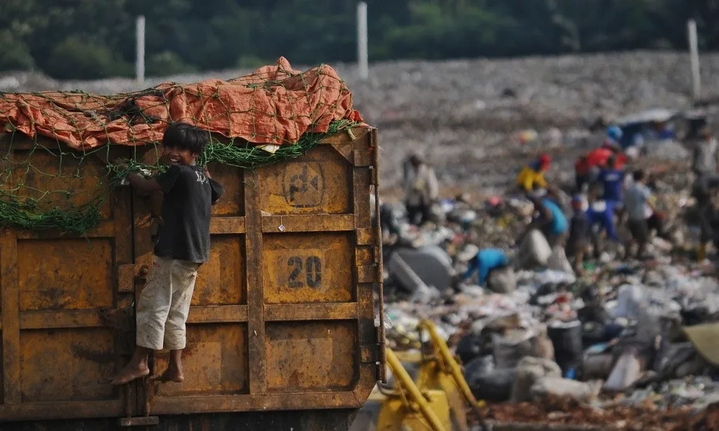 <p>Bandung Cegat Darurat Sampah Tambah 6 Insinerator</p>