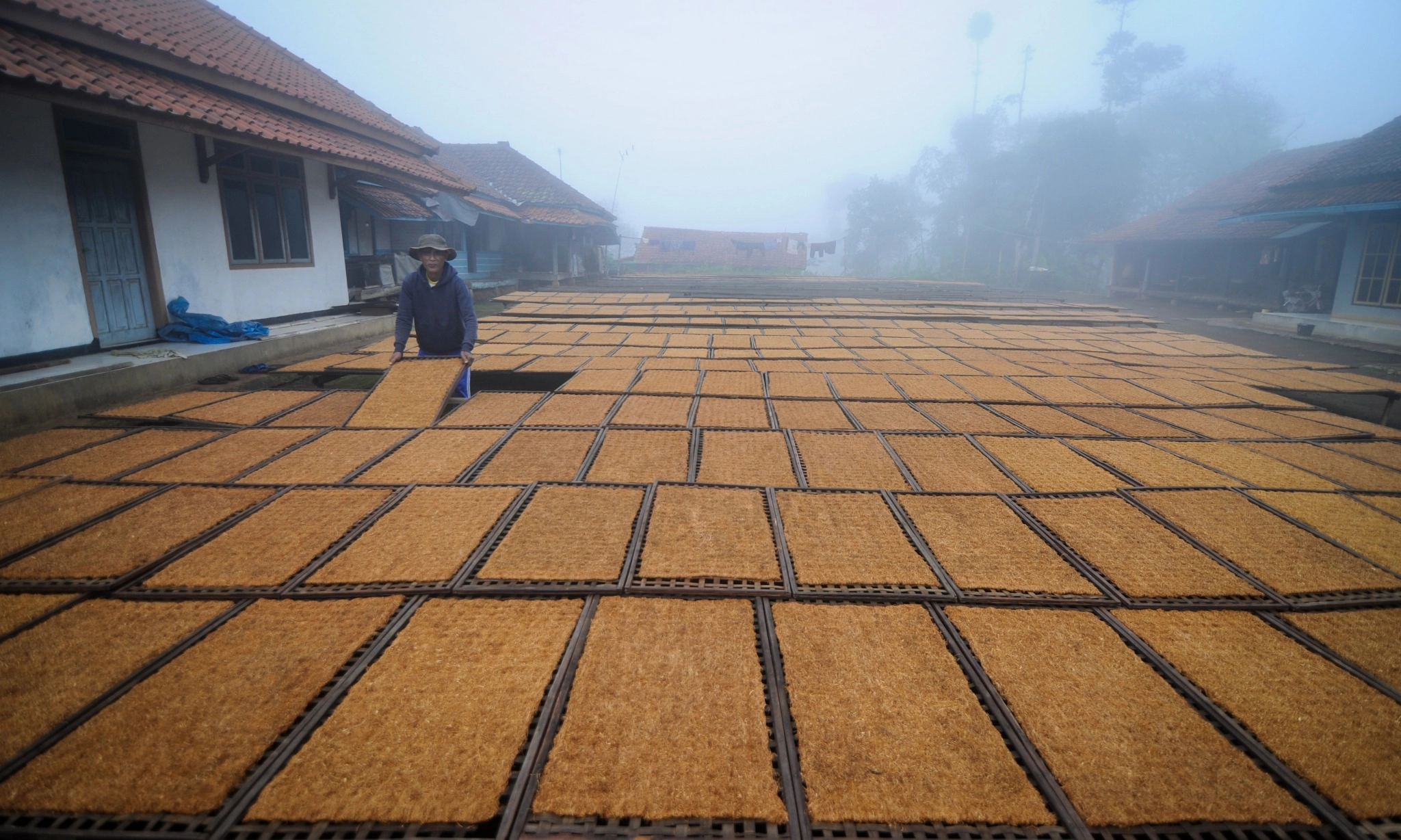 <p>Pemerintah Diminta Membatasi Intervensi Industri Rokok</p>