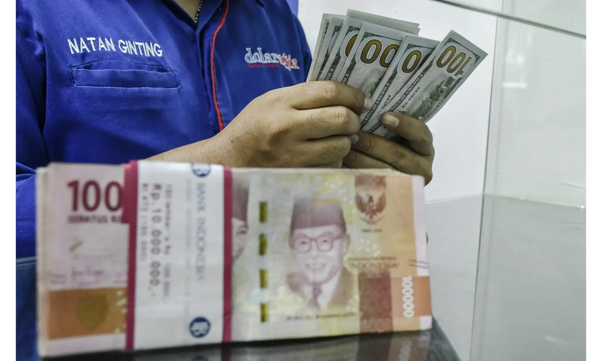 <p><em>Yes</em> Rupiah Menguat! Didukung Ekpektasi Penurunan Bunga The Fed Oktober</p>