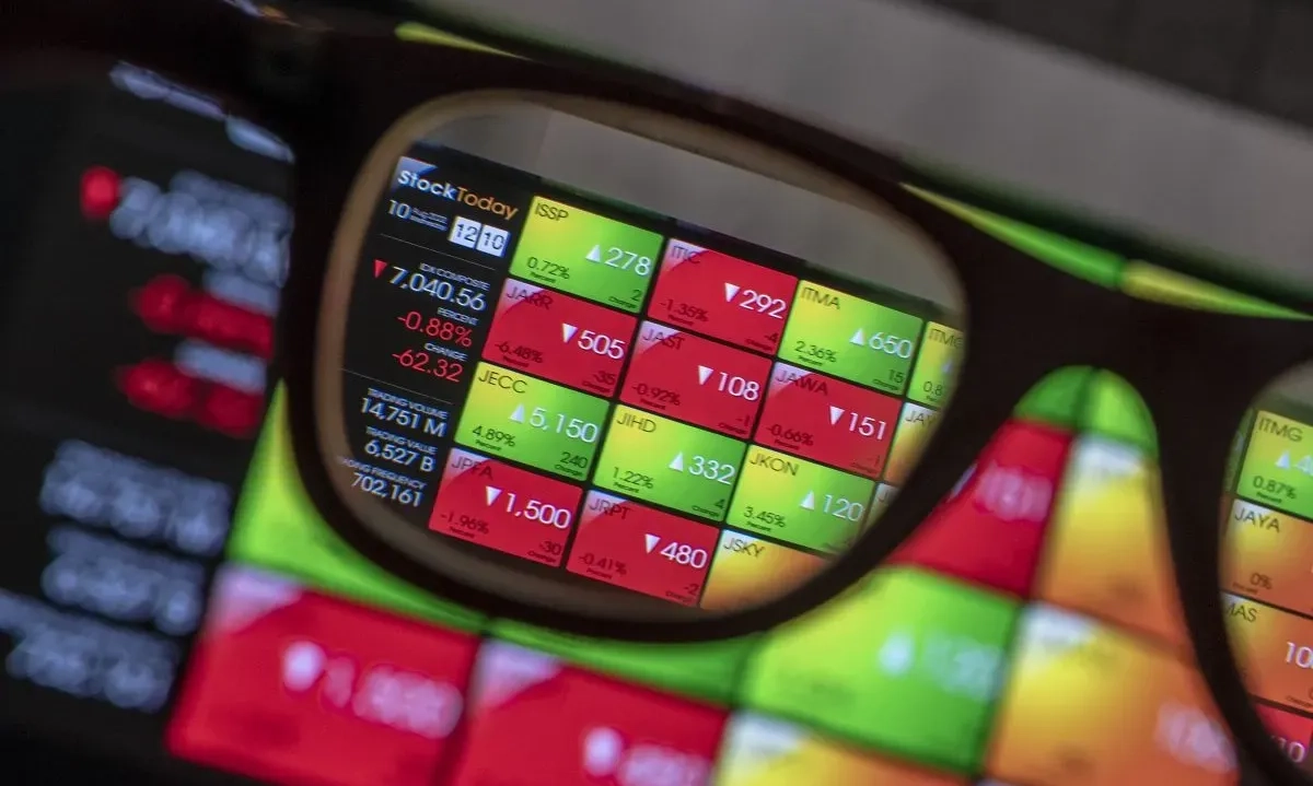 <p>Dibayangi Perang Tarif AS-China, IHSG Hari ini Diproyeksi Bisa Menguat</p>