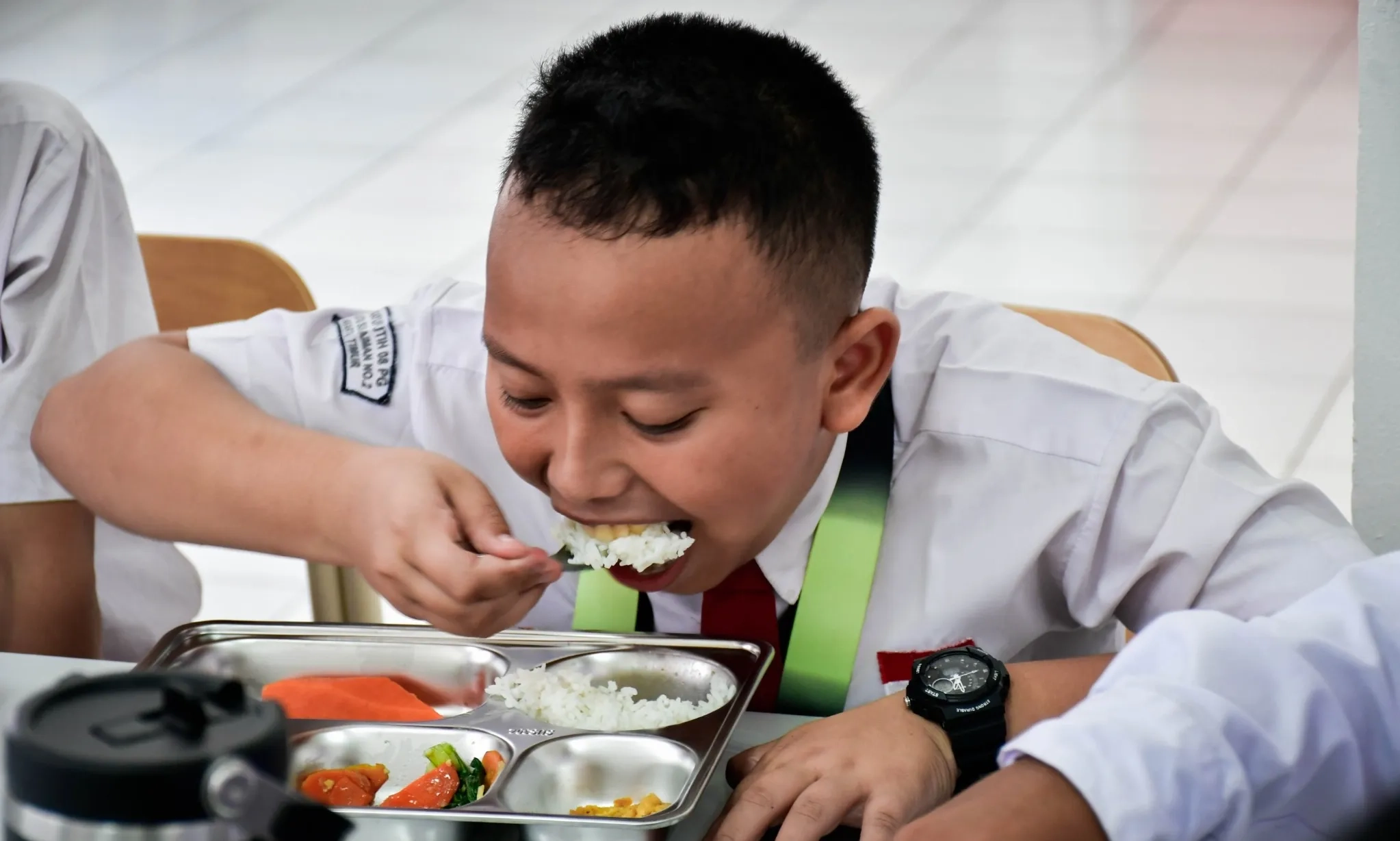 <p>DPR Usul Dapur Sekolah MBG Di Daerah 3T&nbsp;</p>