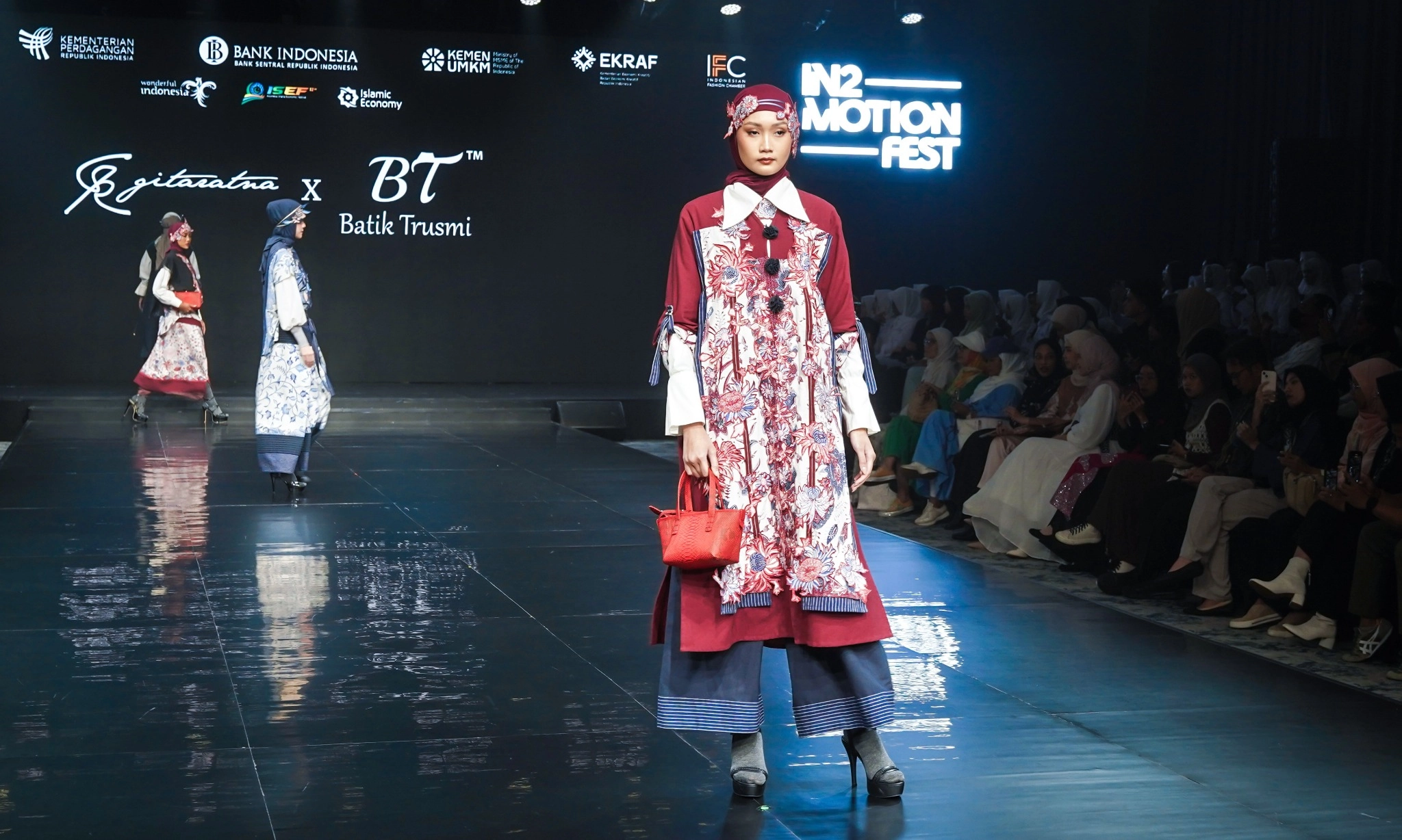 <p id="isPasted">Menakar Potensi Indonesia Kuasai Pasar Fesyen Muslim Internasional</p>