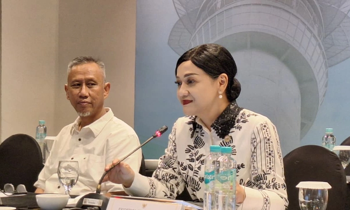 <p id="isPasted">OJK Ungkap Total Uang Masyarakat Raib Kena <em>Scam</em> Capai Rp7 Triliun</p>