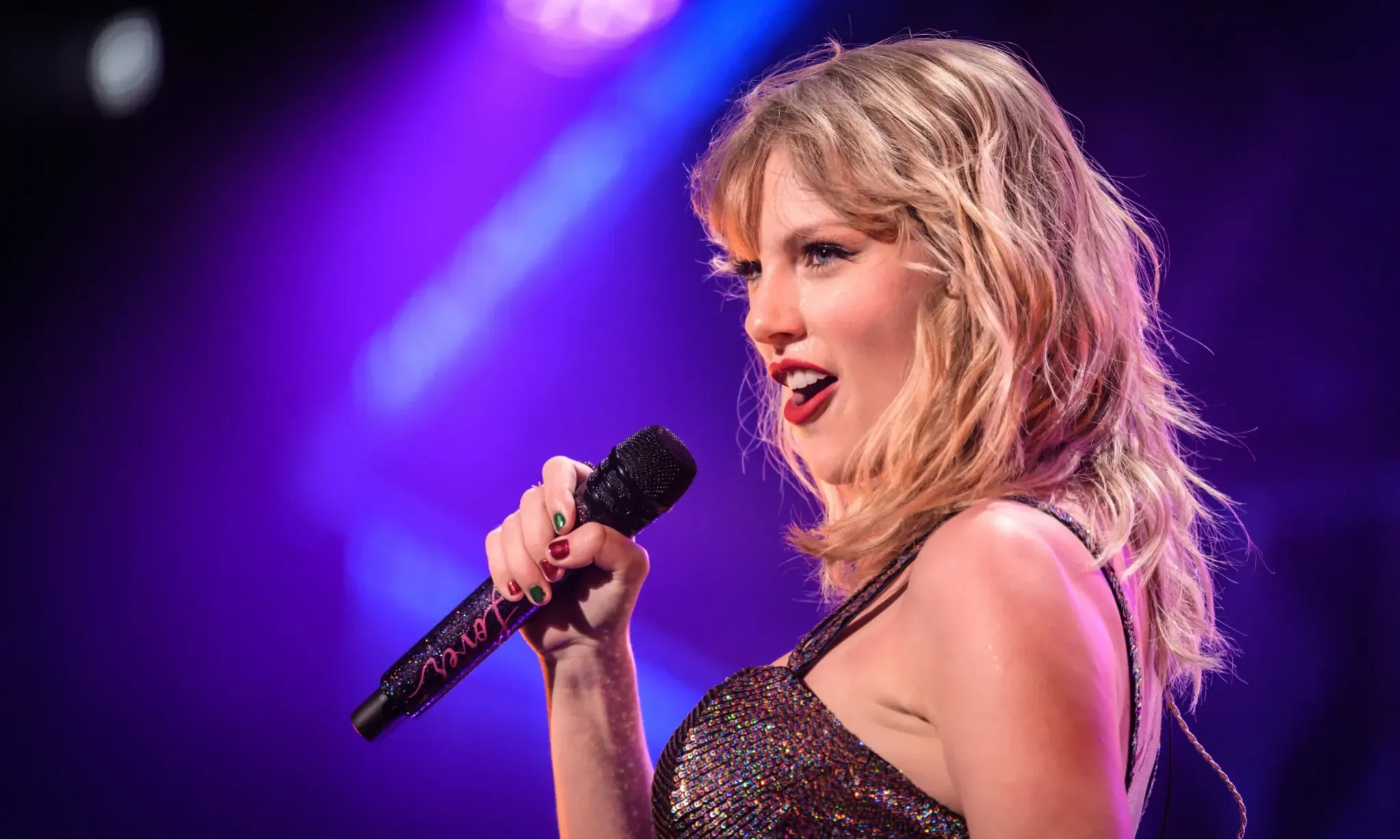 <p id="isPasted">CEO Netflix: AI Tak Gantikan Kreativitas, Taylor Swift Buktinya</p>