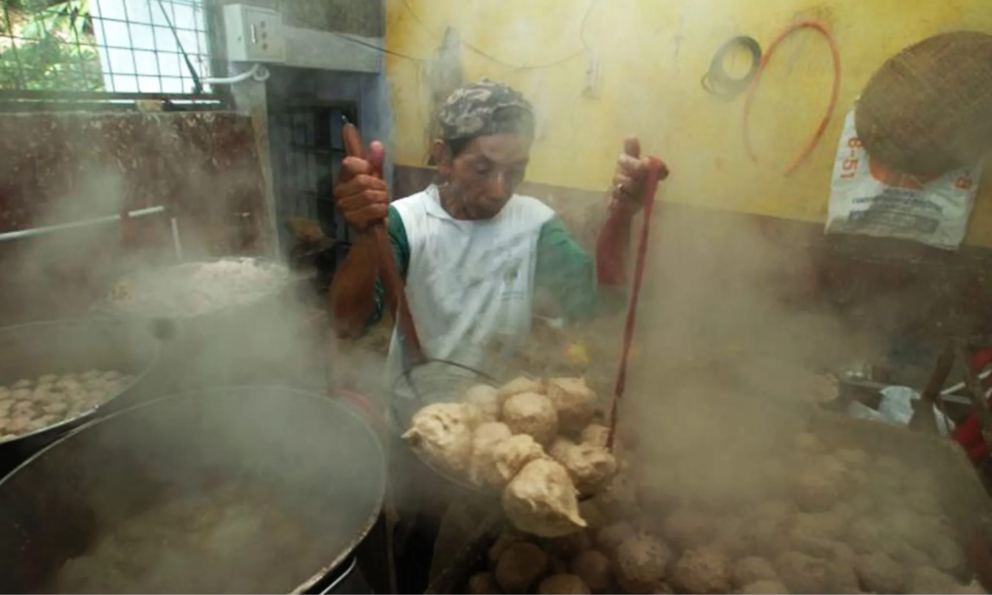 <p id="isPasted">Menperin: Industri Sektor IKM Pangan Berkontribusi Besar Untuk Perekonomian Nasional</p>