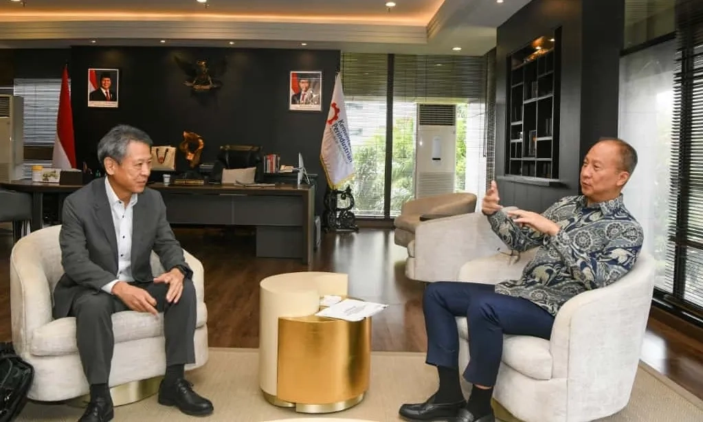 <p id="isPasted">Menperin Minta Asahimas Chemical Pindah Kantor Pusatnya Ke RI</p>