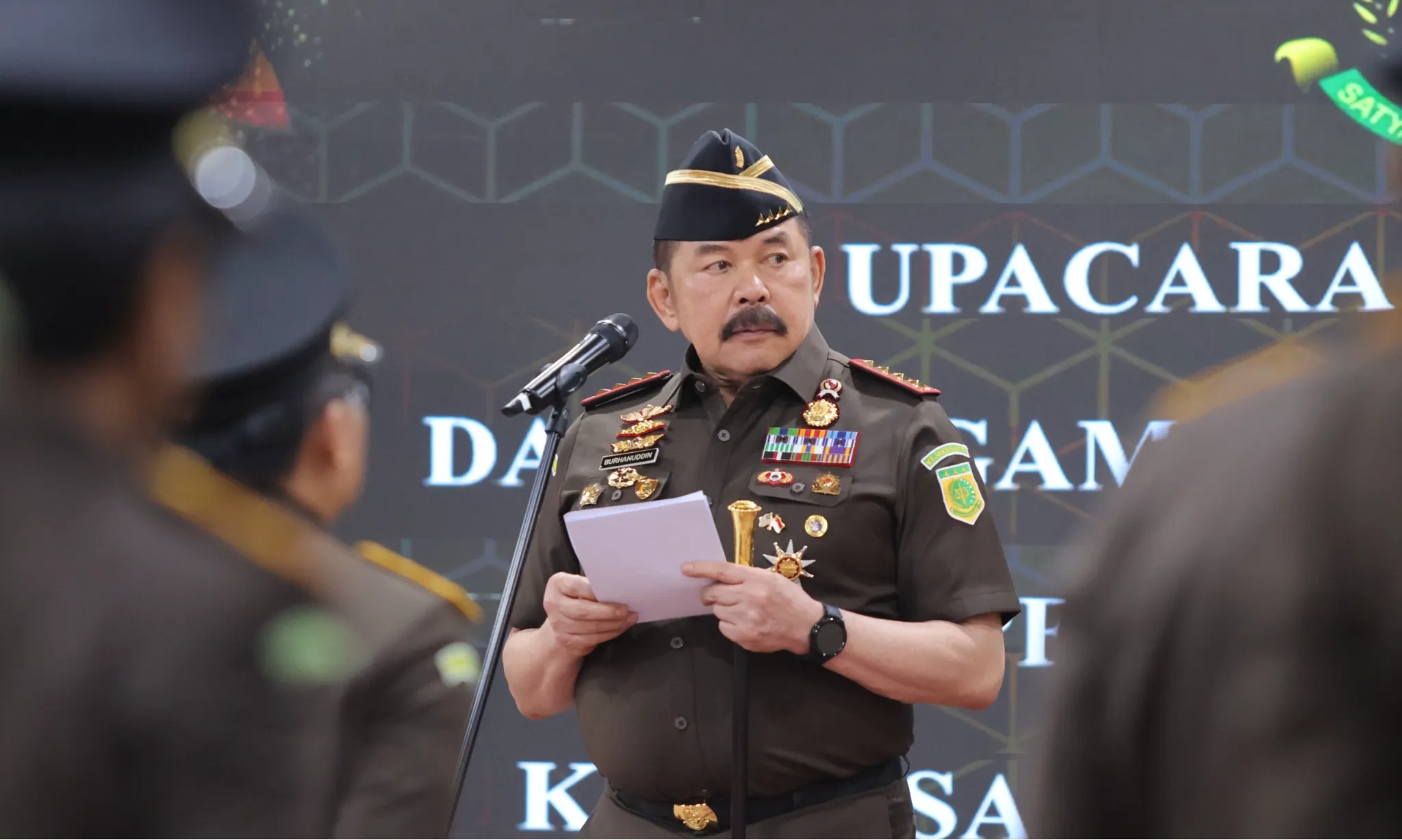 <p>Jaksa Agung Evaluasi Kejaksaan Tinggi Minim Tangani Korupsi</p>