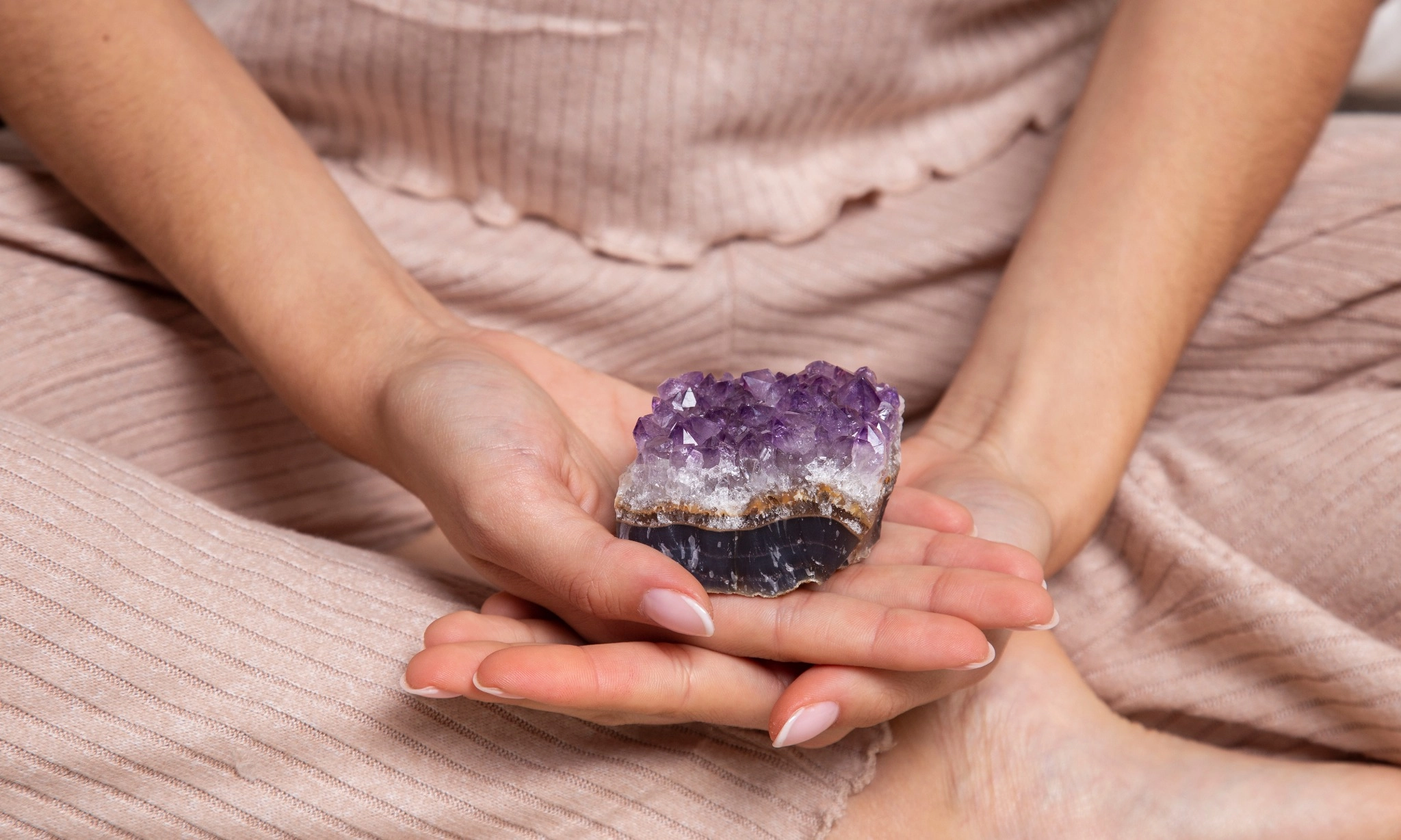 <p id="isPasted">Mengenal Jenis Healing Crystals Dan Arti Spiritualnya</p>