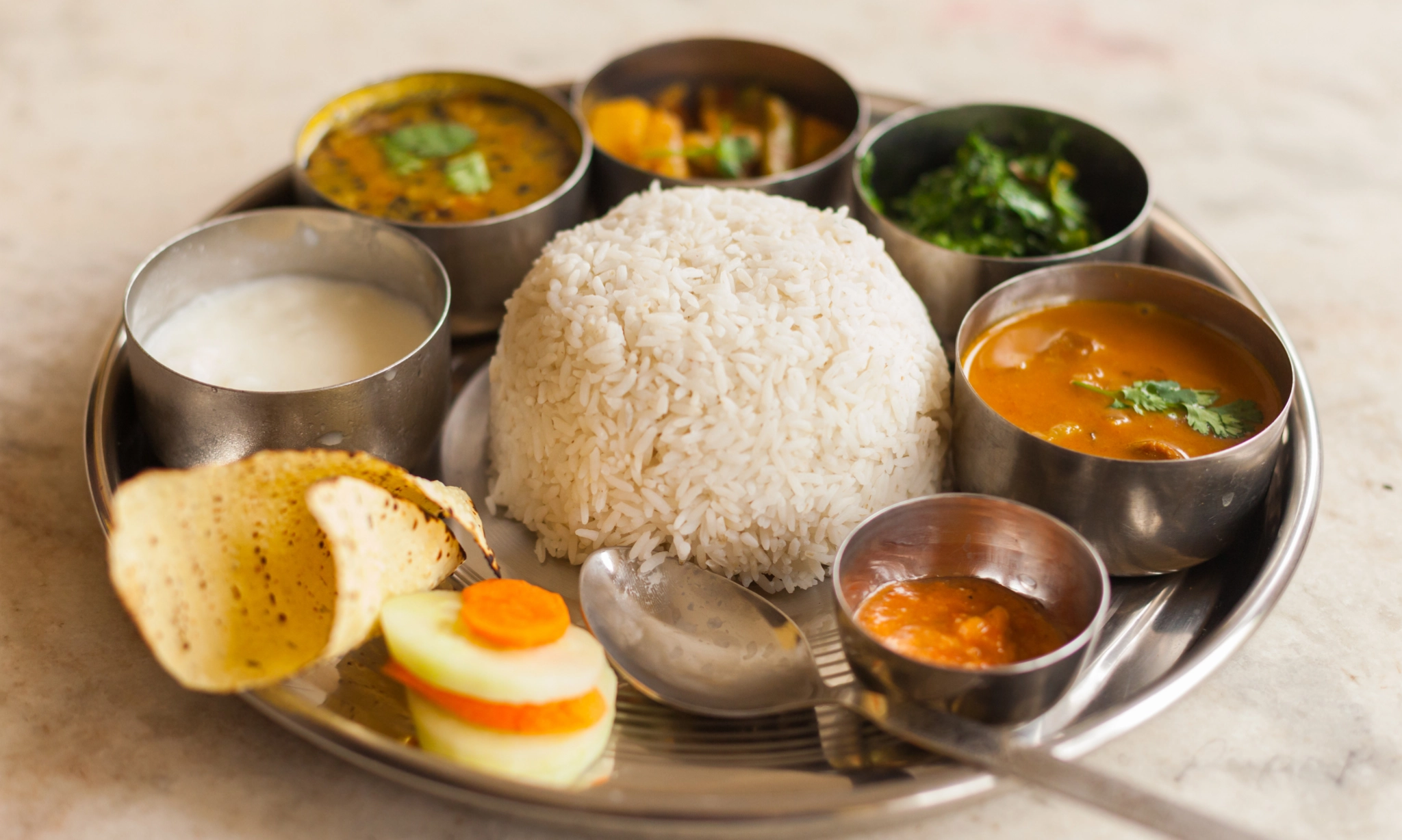 <p>&nbsp;Bukan Cuma Pesona Alam, Ini Kuliner Wajib Coba Di Nepal</p>