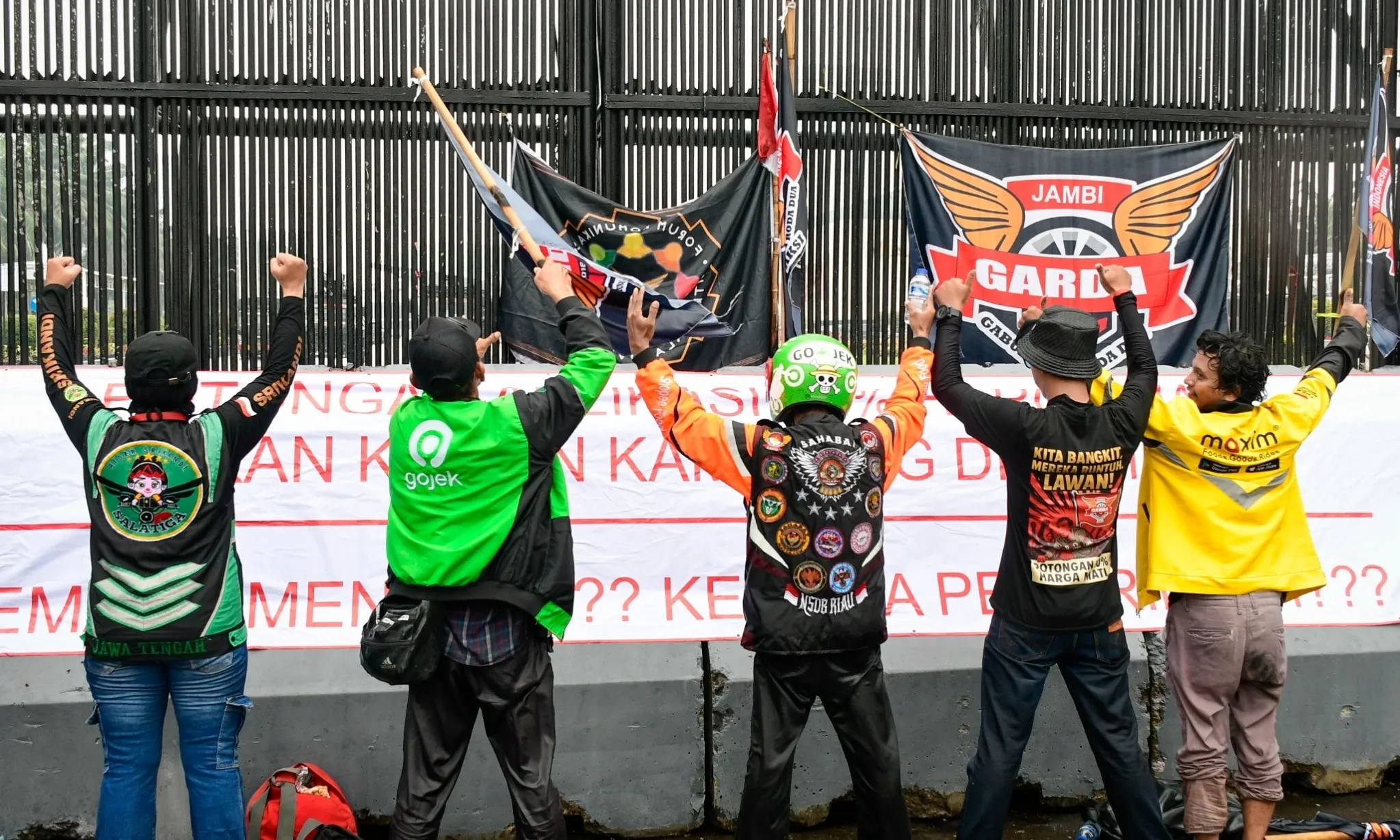 <p>Pemerintah Siapkan Perpres Tentang Ojol&nbsp;</p>