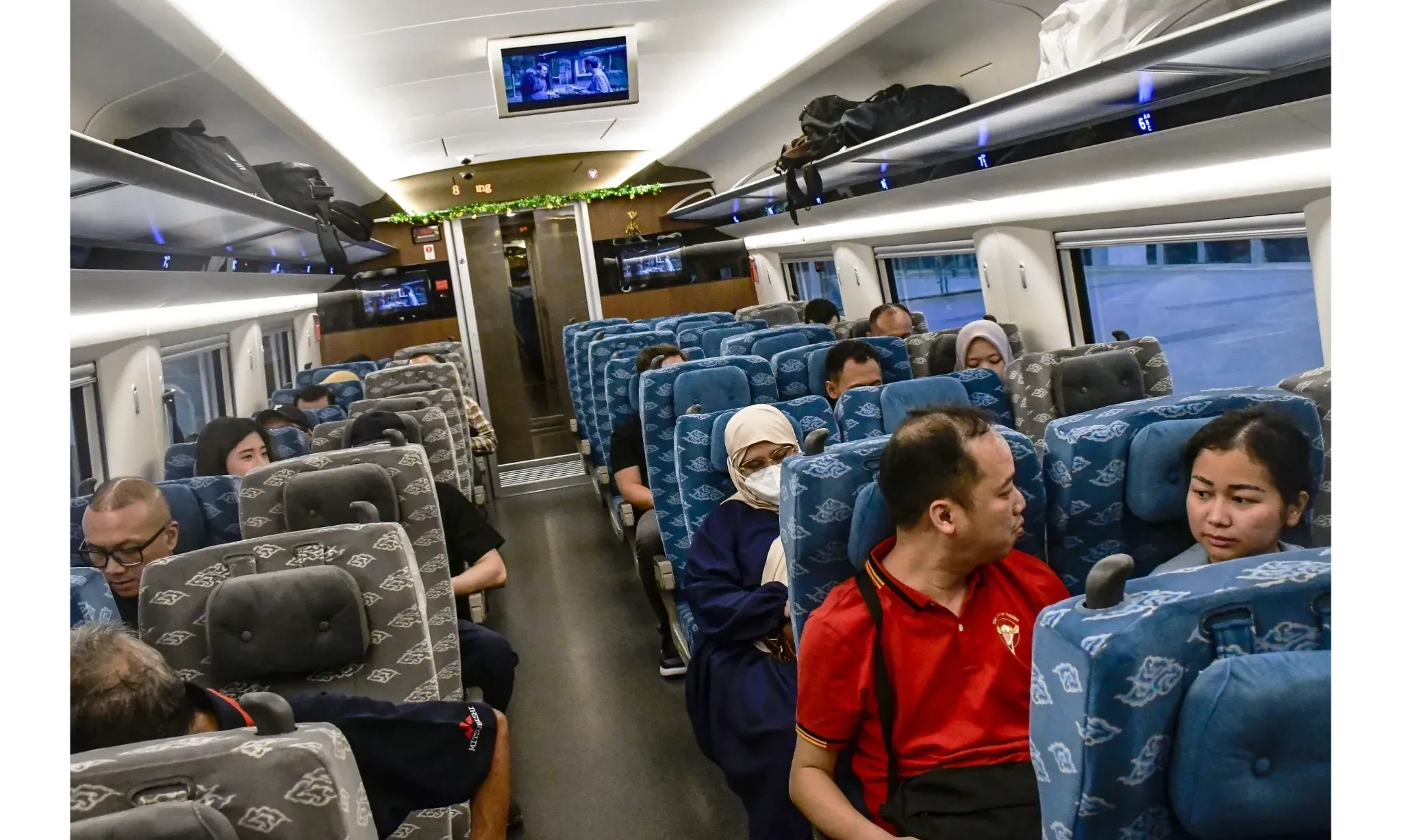 <p id="isPasted">Peneliti INSTRA Beberkan 9 Cara Atasi Utang Whoosh</p>