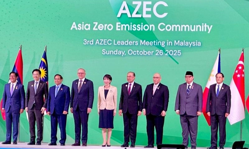 <p>Airlangga: Komitmen AZEC Perkuat Pasar Karbon-Transisi Energi RI!</p>