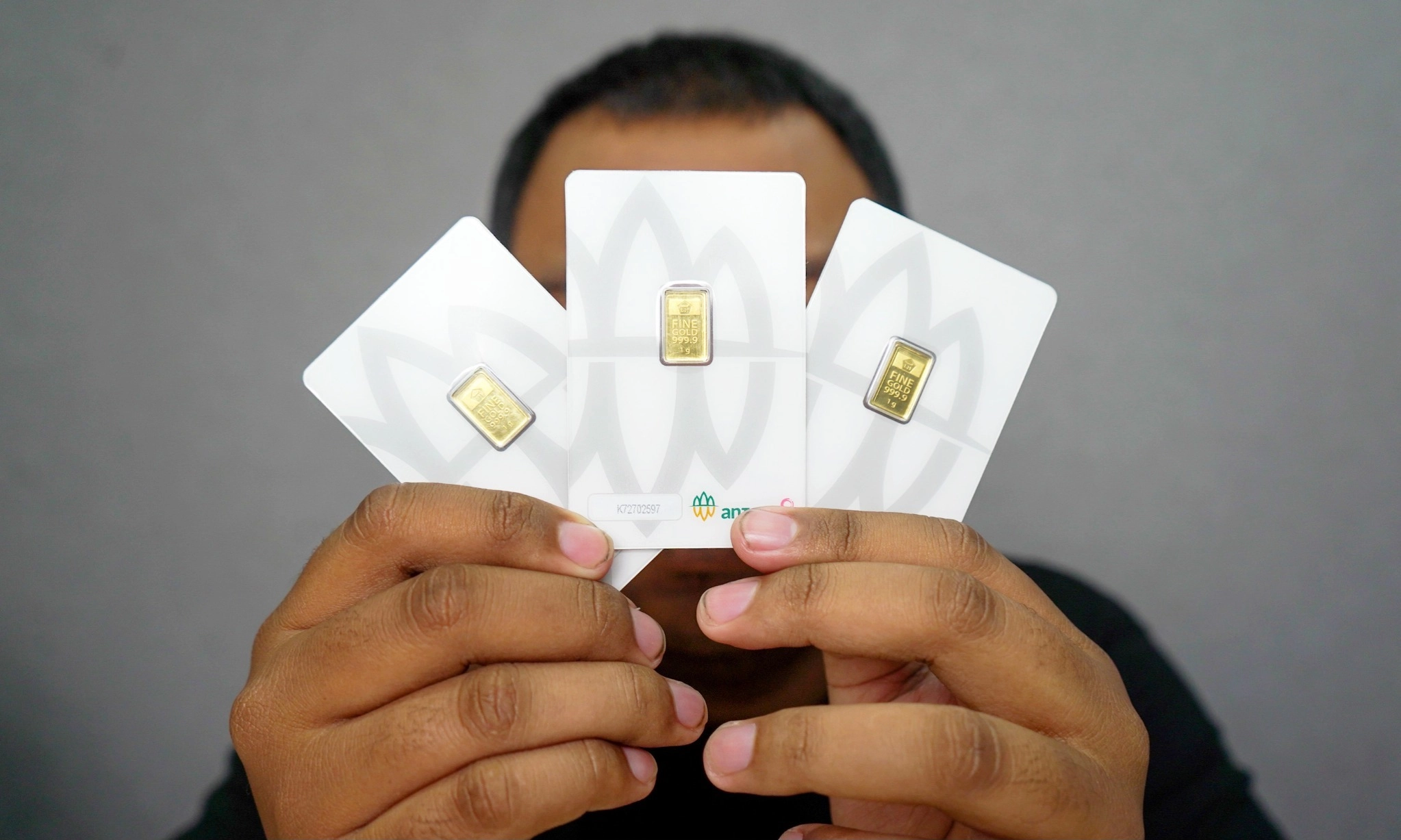 <p id="isPasted">28 Oktober 2025, Harga Emas Antam Lanjut Melemah Rp45.000/Gram</p>