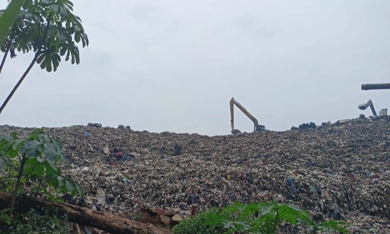 <p>Warga Sekitar TPA Cipeucang Kesulitan Air Bersih</p>