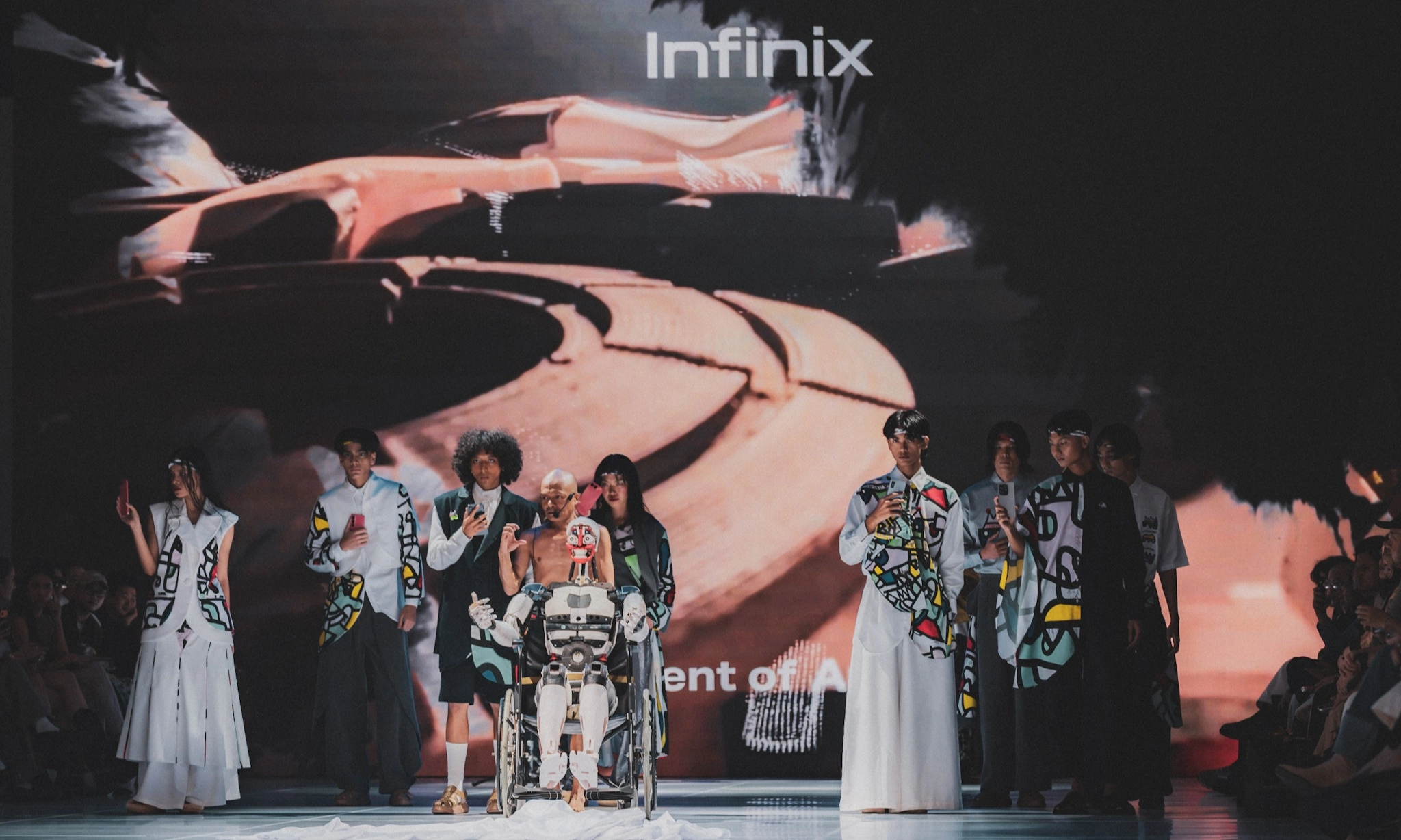 <p><em>Fragment of Anomaly</em>, Kolaborasi Teknologi Dan Mode Di JFW</p>