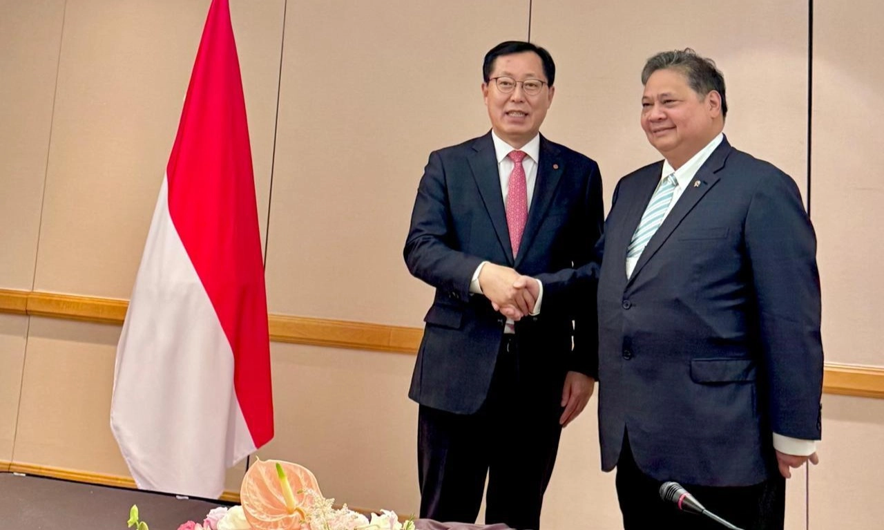 <p>Airlangga Pastikan Pabrik Petrokimia Lotte Rp62 T Beroperasi November</p>