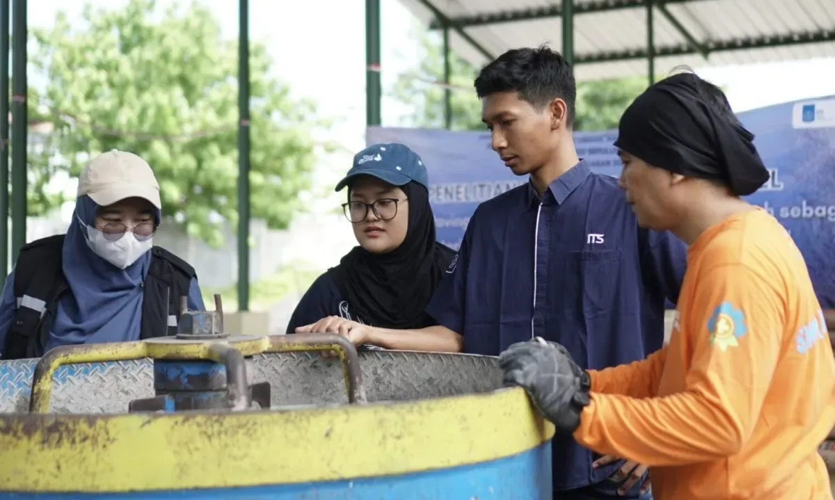 <p>ITS Ciptakan <em>Paving</em> Anti Banjir</p>