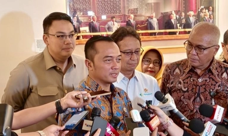 <p>Prabowo Perintah Menteri Cari Skema Terbaik Bereskan Utang Whoosh</p>