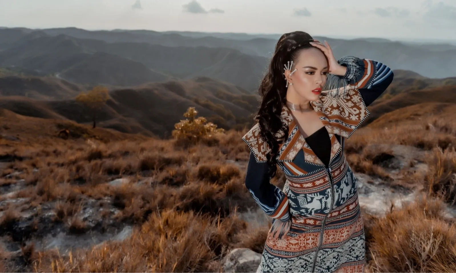 <p id="isPasted">Erwin Yuan Dan Cinta Pandangan Pertama Pada Tenun NTT</p>