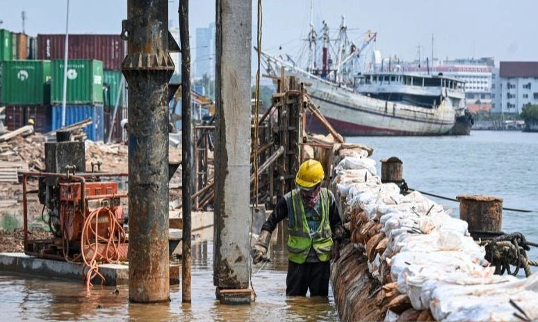 <p>BMKG Ingatkan Banjir Rob Jakarta Awal November</p>