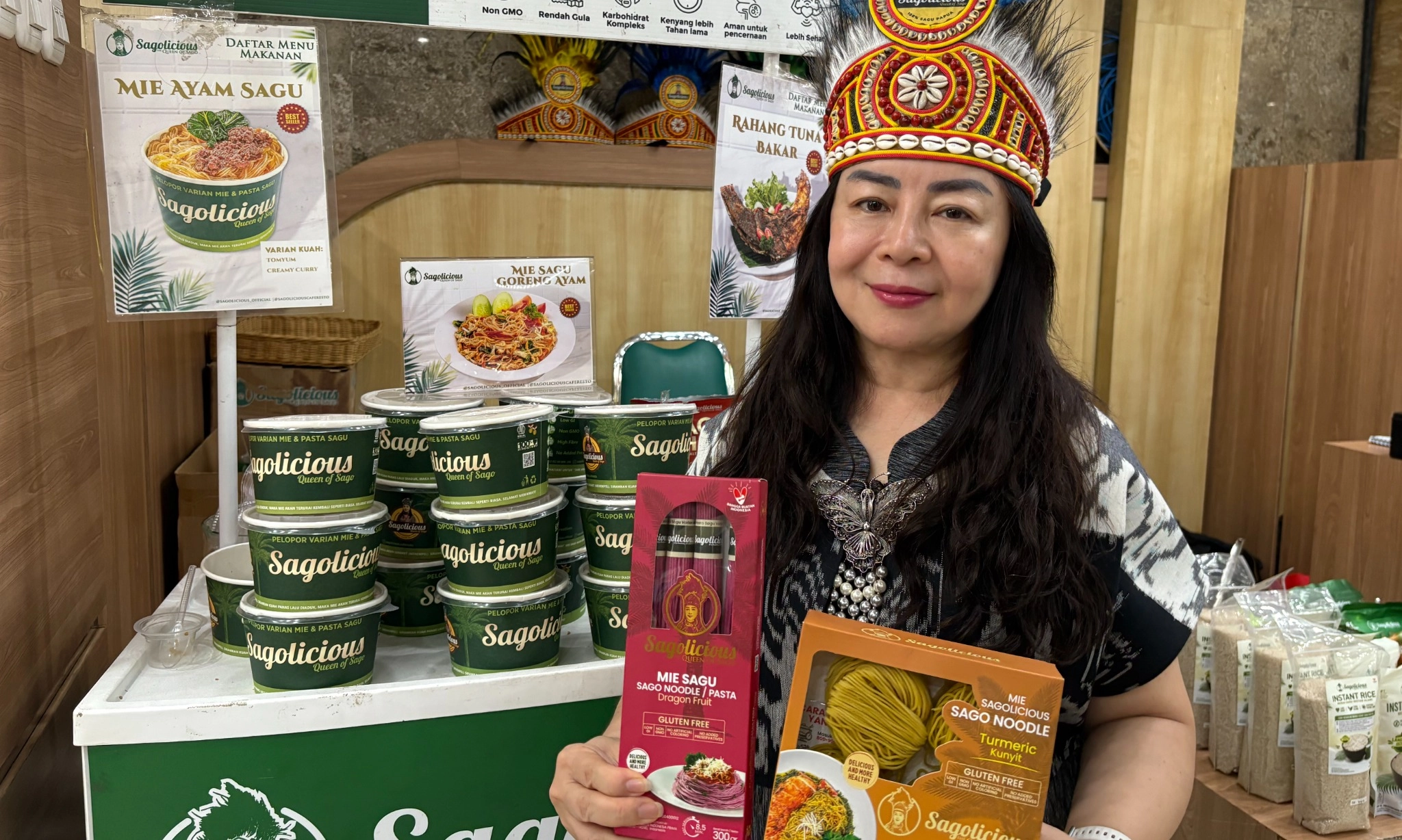 <p><em>Sagolicious;</em> Catatan Perjalanan Jenny Widjaja Sebagai&nbsp;<em>The Queen of Sago</em></p>