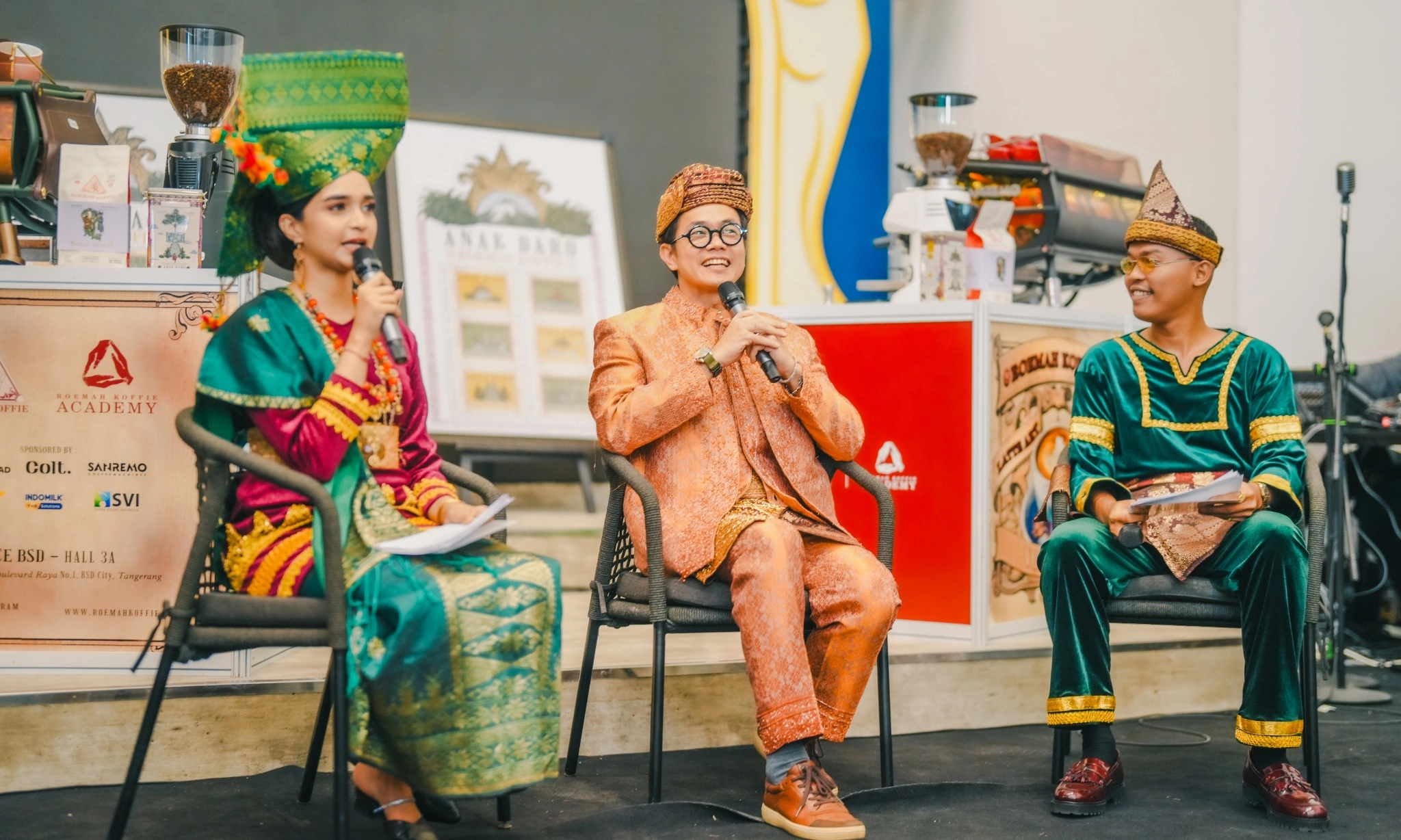 <p>Mengabarkan Warisan Alam Dan Budaya Lewat Harum Kopi Anak Daro</p>