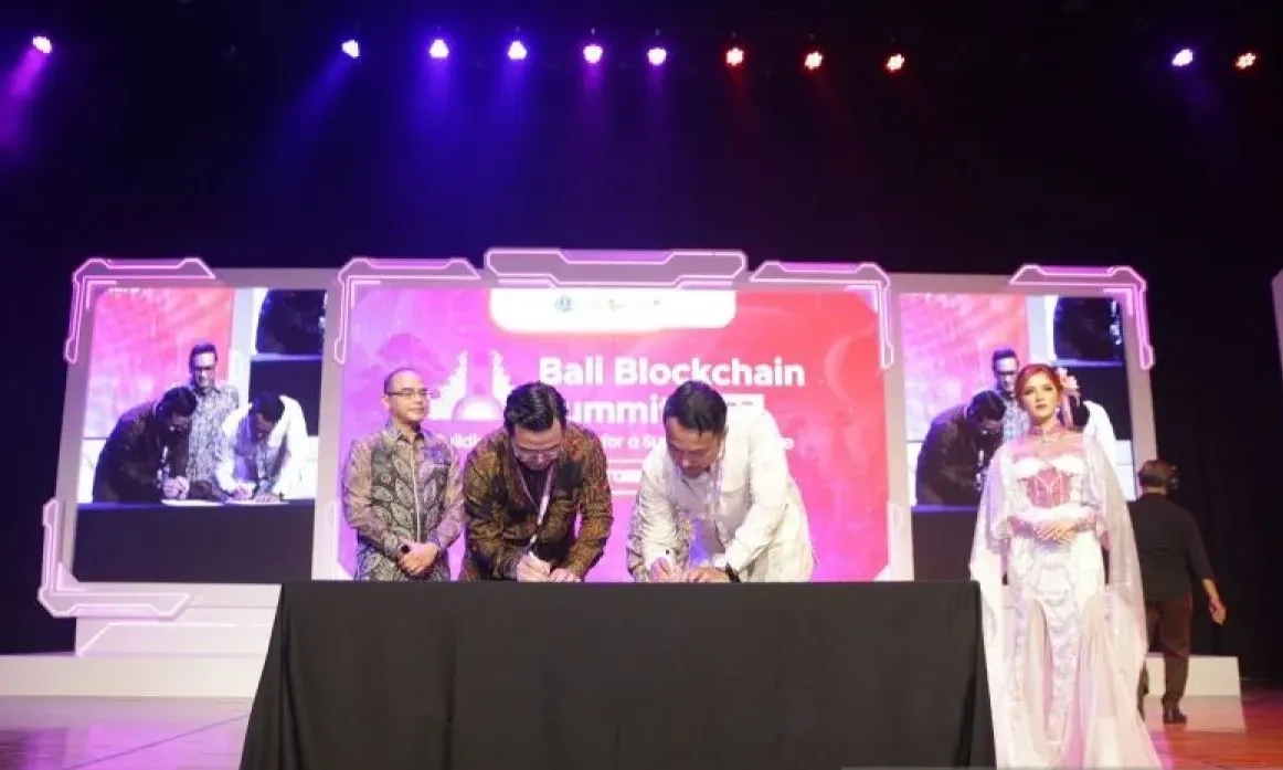 <p id="isPasted">Kemenekraf Adopsi Teknologi <em>Blockchain</em> Untuk Perlindungan Karya Kreatif</p>