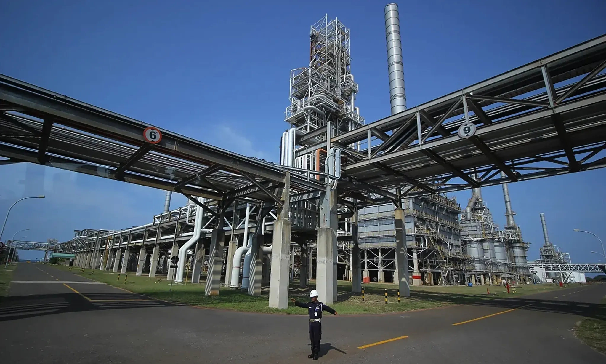 <p id="isPasted">Industri Pengolahan Masih Topang Pertumbuhan Ekonomi Kuartal III/2025</p>