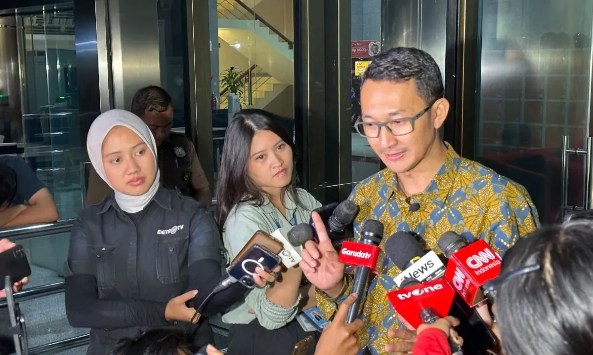 <p>KPK Prihatin 4 Gubernur Riau Terlibat Korupsi</p>