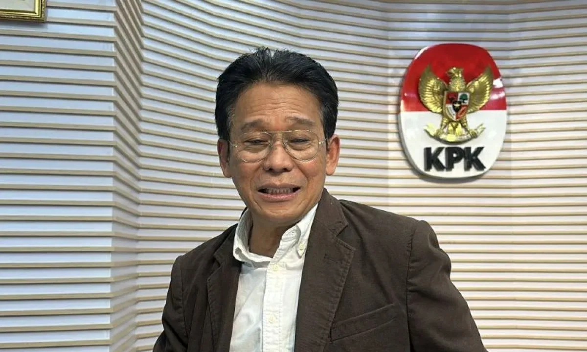 <p>Presiden Prabowo Tanggung Jawab, KPK Tetap Selidiki Proyek Whoosh</p>