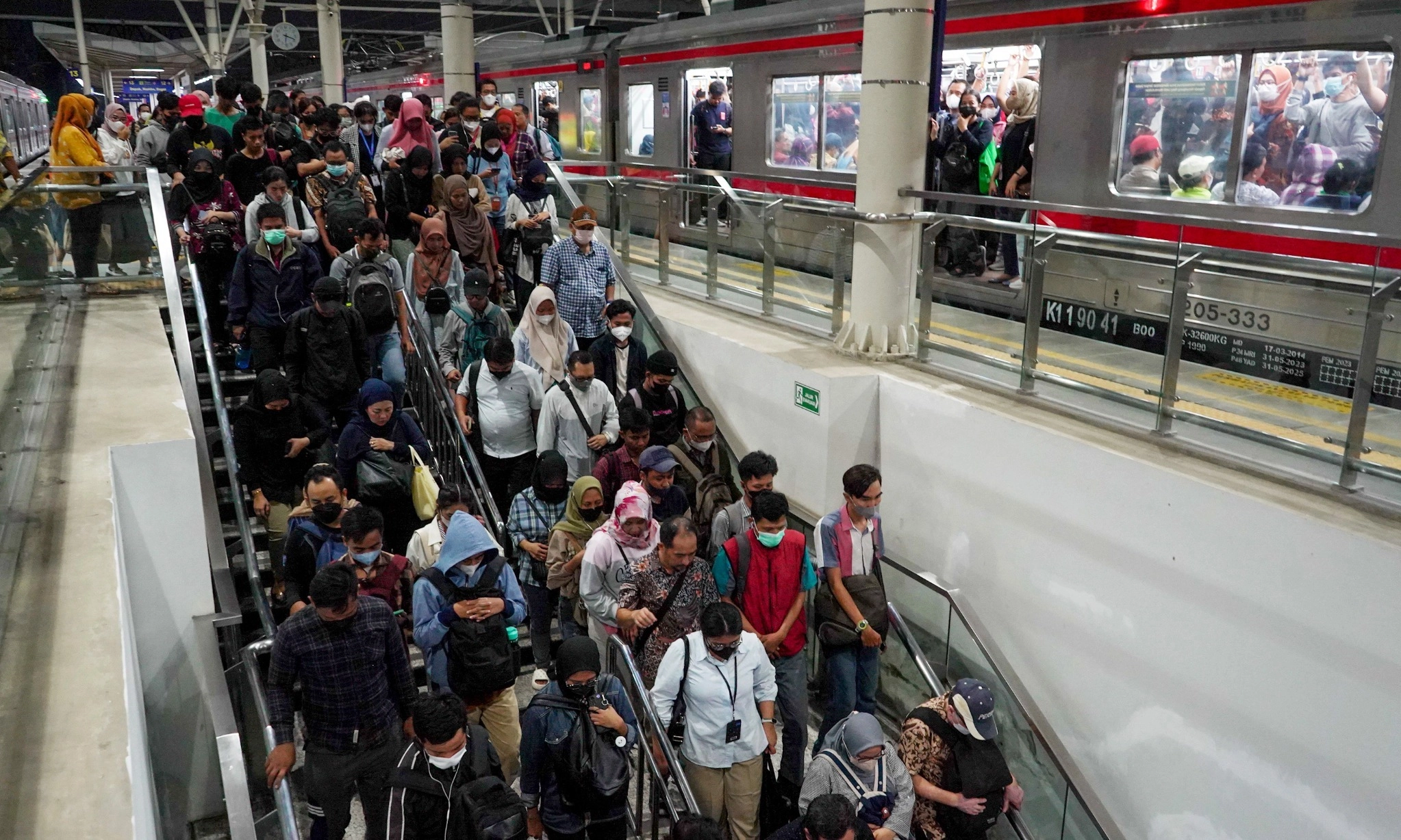 <p id="isPasted">KAI Tambah Armada KRL, Menperin: Angin Segar Bagi Industri Dalam Negeri</p>