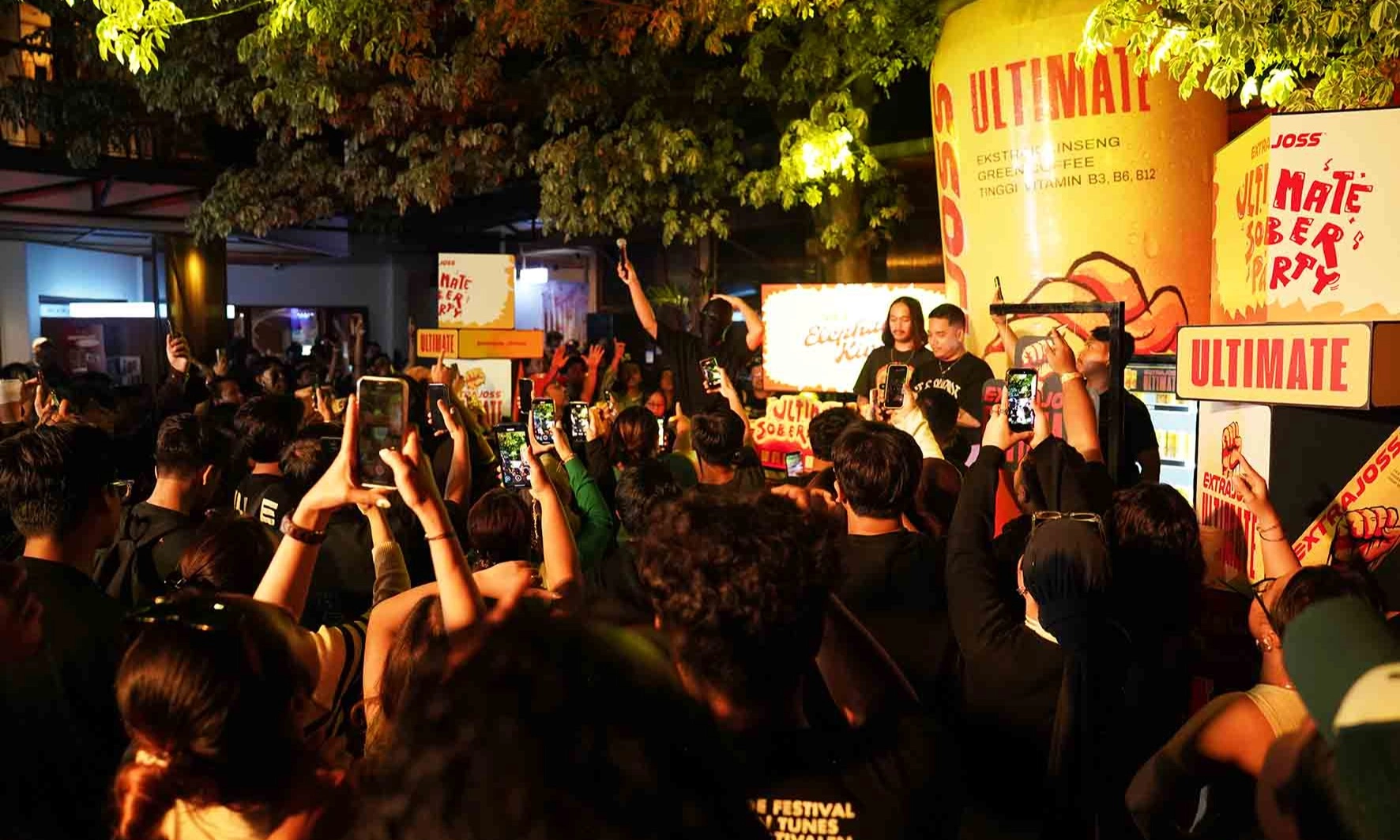 <p id="isPasted"><em>Soft Clubbing,&nbsp;</em>Tren <em>Party</em> Dan <em>Clubbing</em>&nbsp;Yang Lebih Sehat</p>