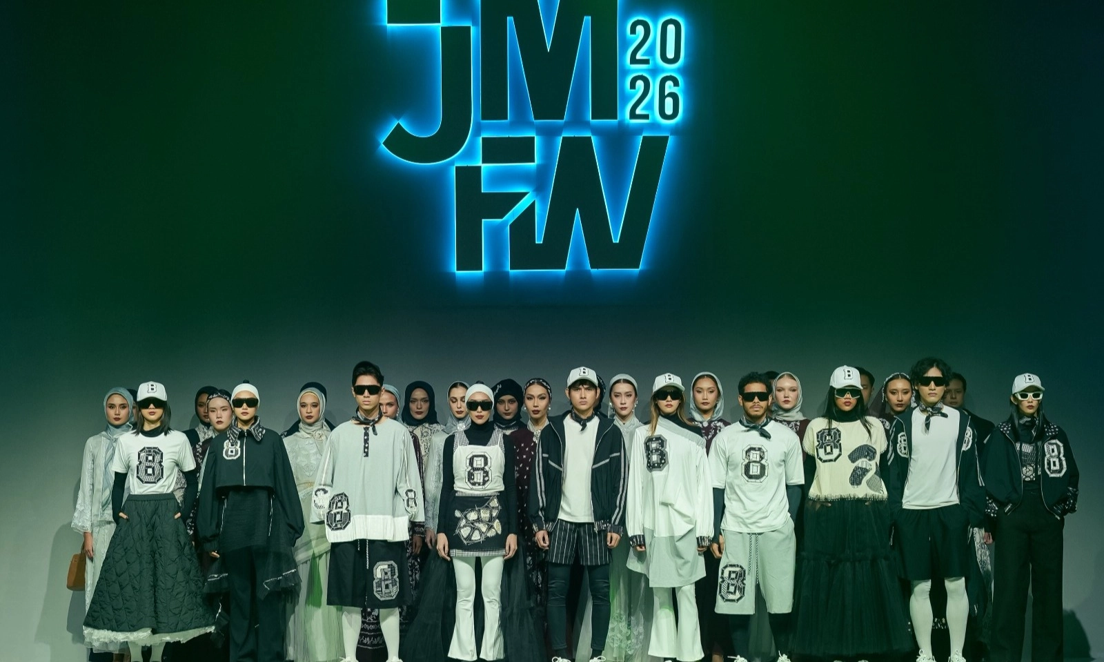 <p id="isPasted">Asa Fesyen Muslim Indonesia Mendunia Lewat Jakarta Muslim Fashion Week</p>