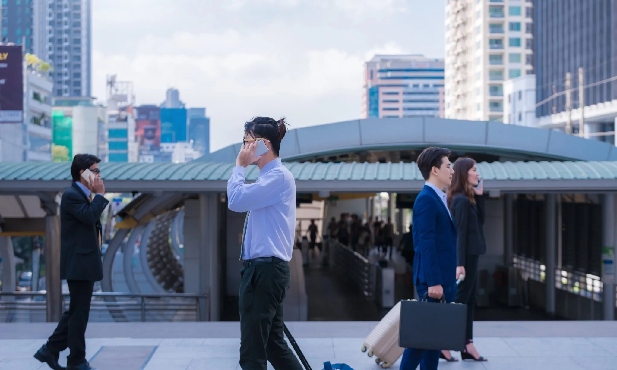 <p><em>Multitasking</em> Membuat Masyarakat Digital Hidup 32 Jam Sehari</p>