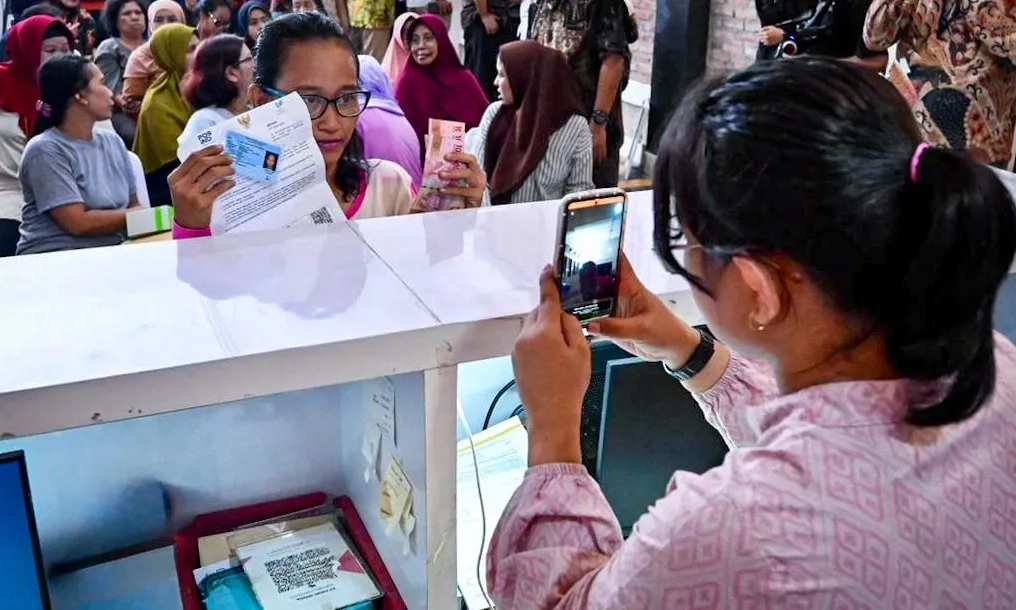 <p id="isPasted">BRI Salurkan BLTS Kesra Tahap I Rp4,4 Triliun Untuk &nbsp;4,9 Juta Keluarga</p>