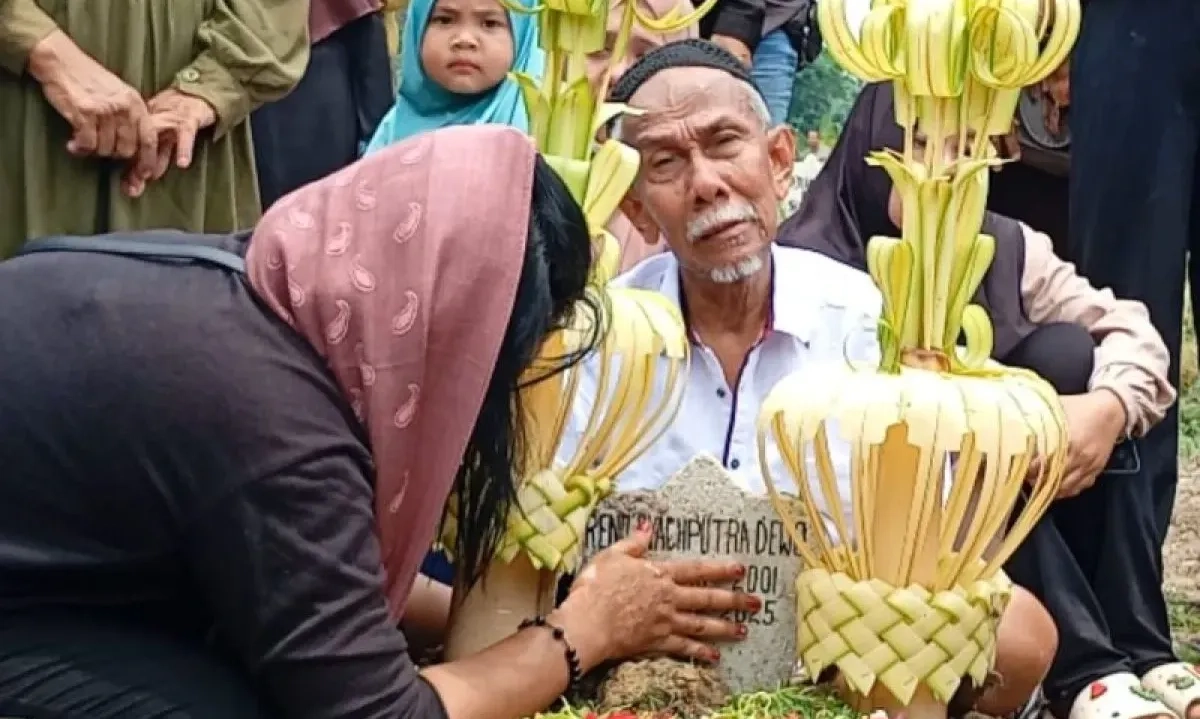 <p>Anggota DPR Usul Bentuk TGPF Kematian Farhan Dan Reno</p>