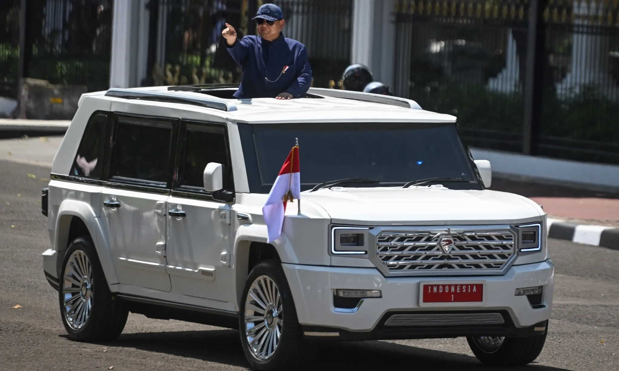 <p id="isPasted">Sesuai Arahan Presiden Prabowo, Menperin: Proyek Mobnas Digarap PT Pindad</p>