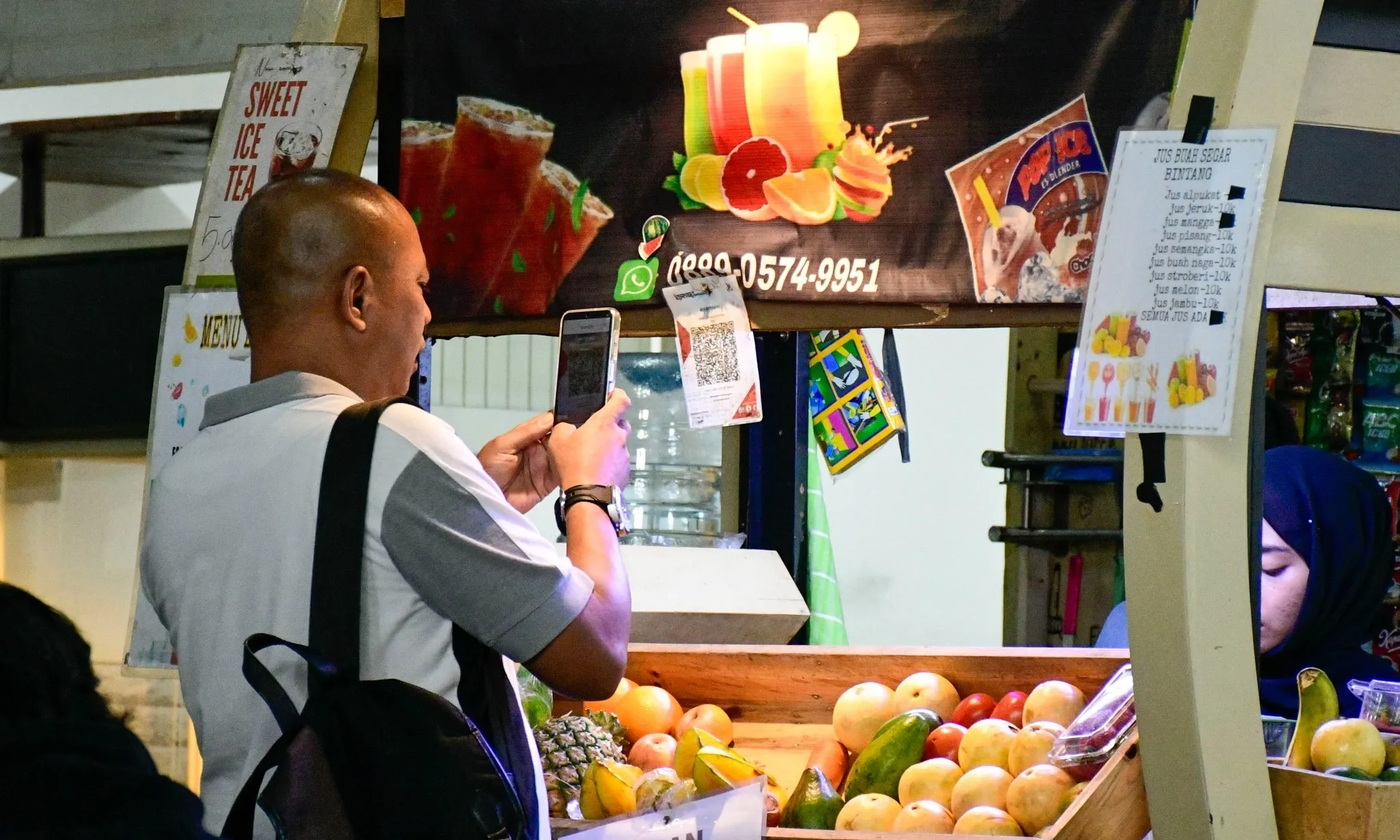 <p id="isPasted">BI Sasar QRIS Bisa Masuk ke India-Arab</p>