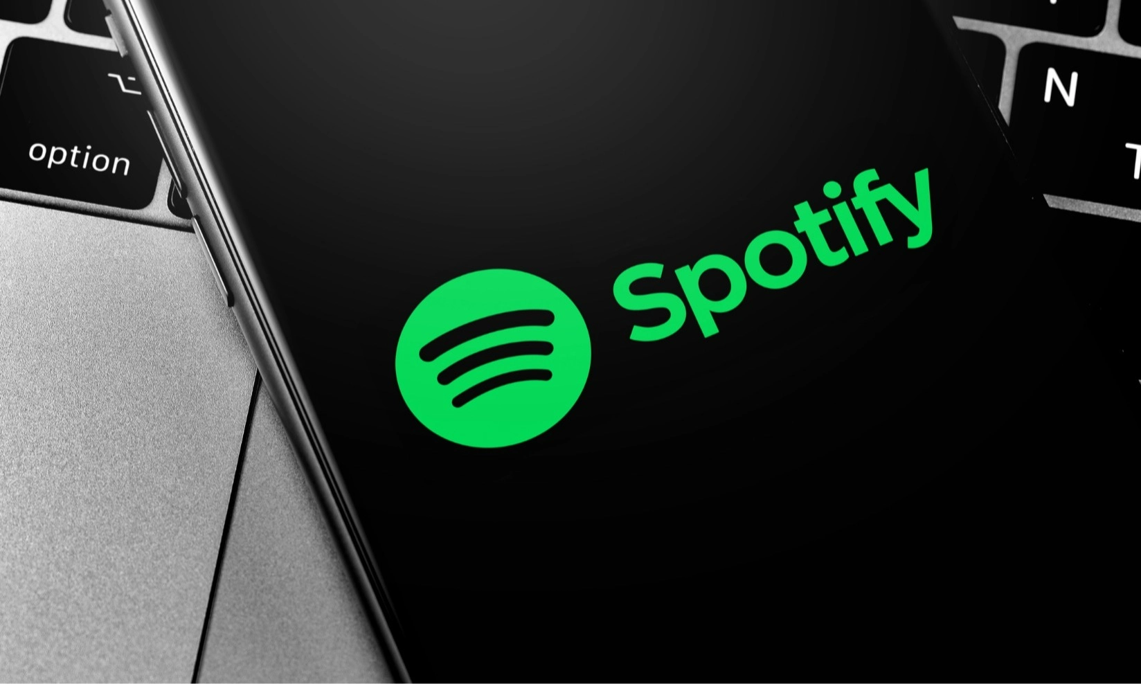 <p>Mendengarkan Musik Lebih Nyata Dengan Fitur Audio Lossless&nbsp;</p>