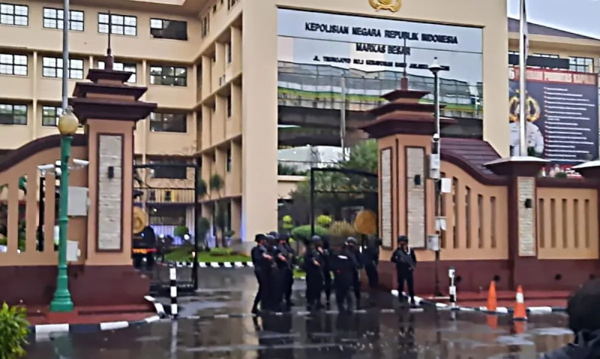 <p>DPR Ingatkan Anggota Polri Mesti Patuh Putusan MK</p>