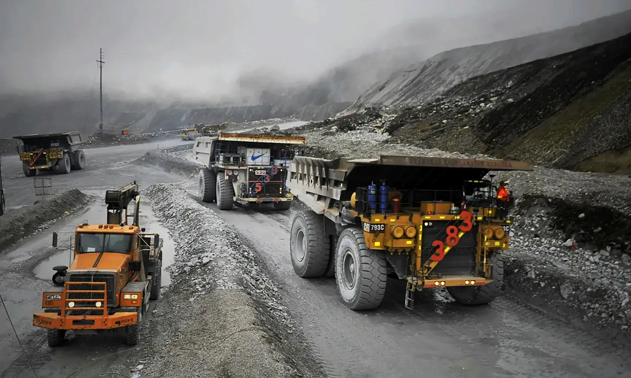 <p>Harga Emas-Perak Melemah, HPE Konsentrat Tembaga Turun</p>